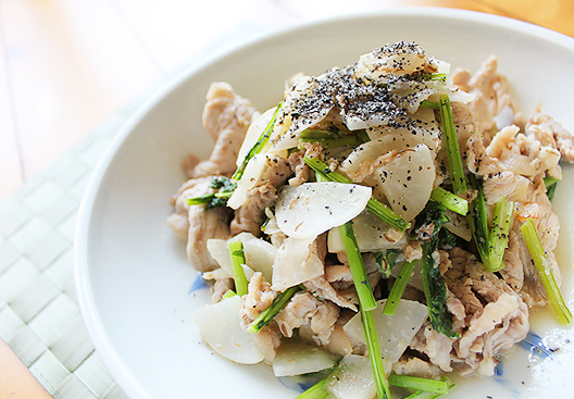 豚肉とカブの塩麹炒め