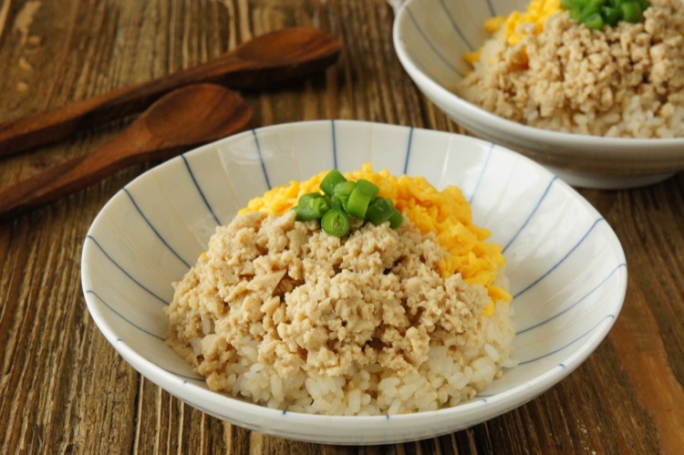 小さいお子様にもおすすめ！ 「高野豆腐とたまごのそぼろ丼」