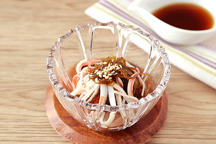 もずくとかにかまぼこの酢の物