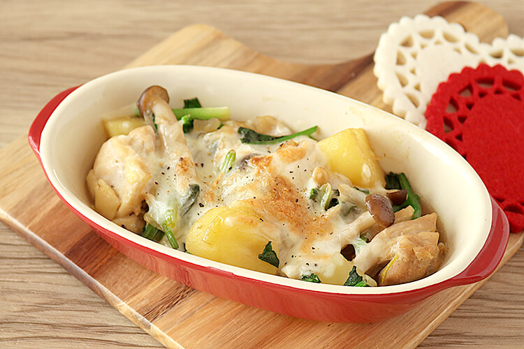 鶏肉とじゃが芋とほうれん草のチーズ焼き