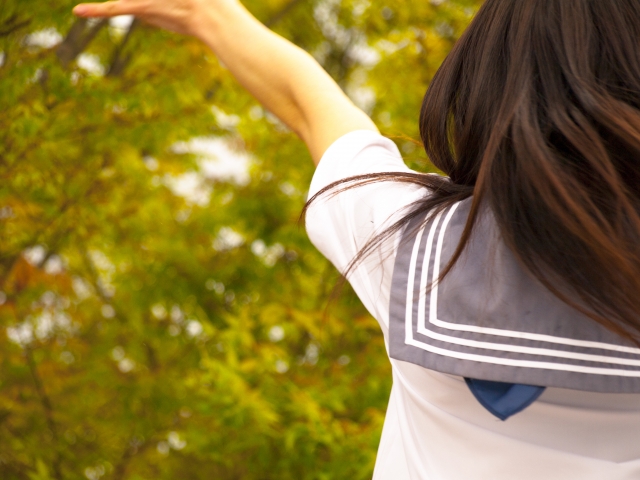 膨らみかけのJSの乳頭 小学生女子の胸の成長が見られたら。ブラはいつから付ける？適切 ...